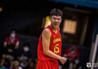 九游- 蓬莱暴熊队对阵漓江雪豹队，棒球常规赛险胜，内线统治篮板——逆风翻盘的范本