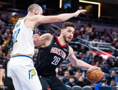 Jiuyou-西亚卡姆在美国队比赛中出色防守，回归赛场引发热议！的简单介绍